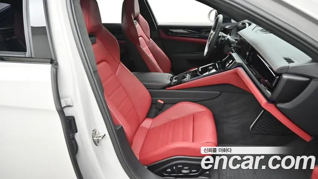 Porsche Panamera 2025 thumb 11