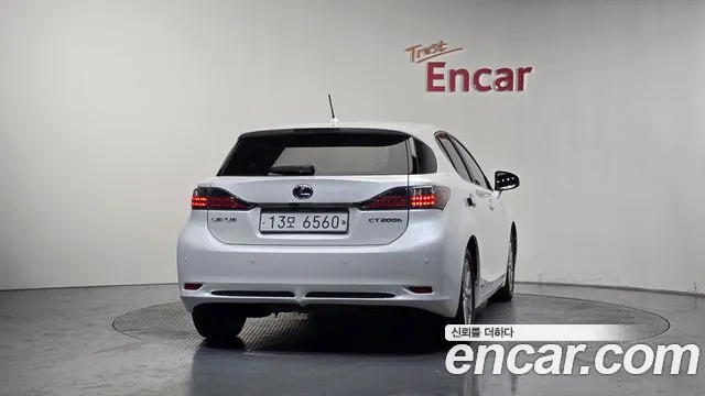 Lexus CT200h 2012 thumb 7
