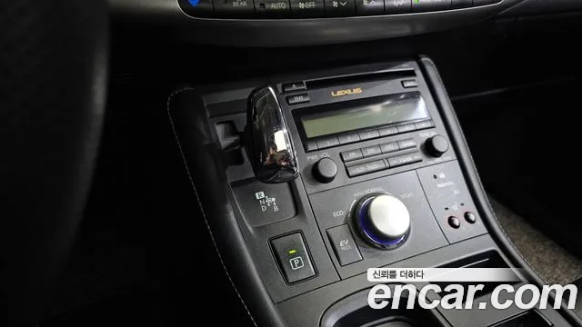 Lexus CT200h 2012 thumb 4