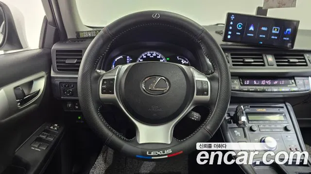 Lexus CT200h 2012 thumb 11