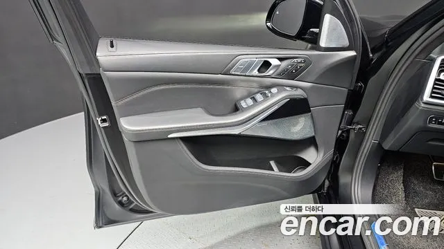 BMW X7 2021 thumb 12