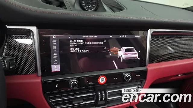 Porsche Macan 2023 thumb 4