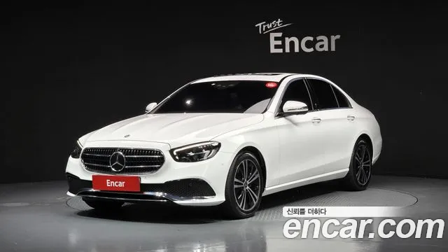 Mercedes-Benz E-Class 2022 thumb 3