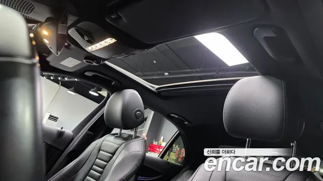 Mercedes-Benz E-Class 2022 thumb 10