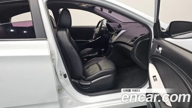 Hyundai Accent 2017 thumb 12