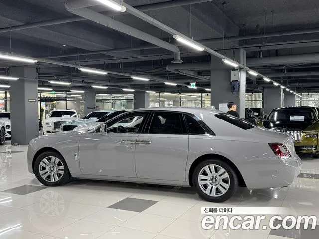Rolls-Royce Ghost 2022 thumb 11