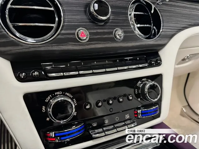 Rolls-Royce Ghost 2022 thumb 2