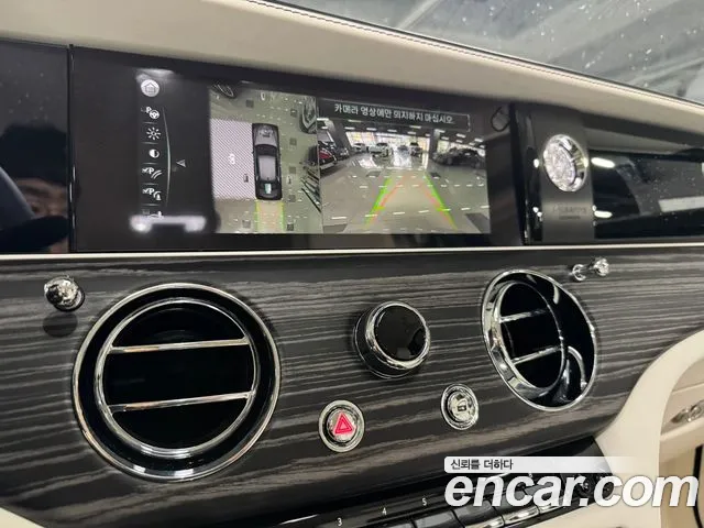 Rolls-Royce Ghost 2022 thumb 3