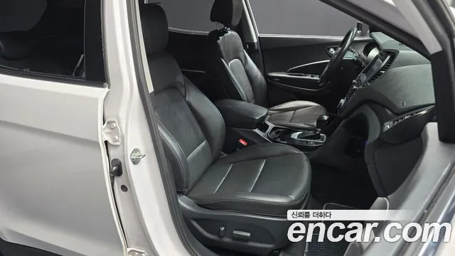 Hyundai Santafe 2016 thumb 12