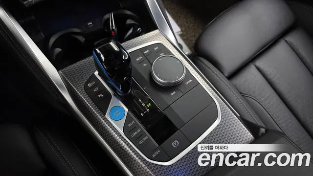 BMW i4 2022 thumb 5