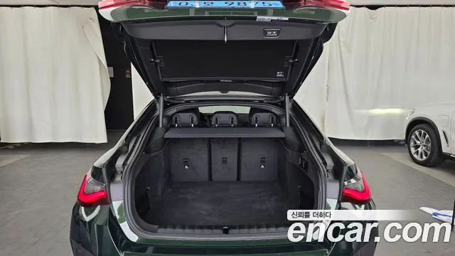 BMW i4 2022 thumb 12