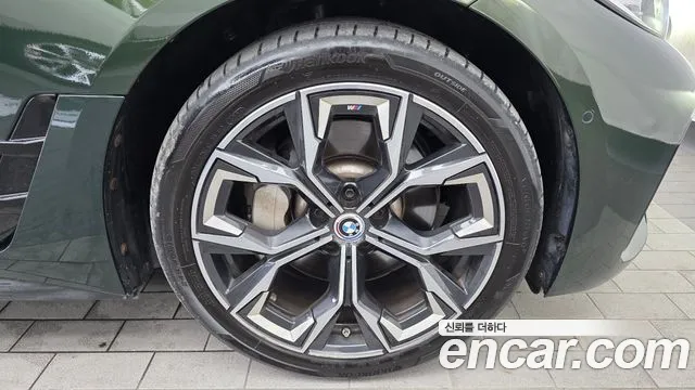 BMW i4 2022 thumb 8