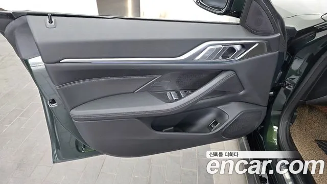 BMW i4 2022 thumb 6