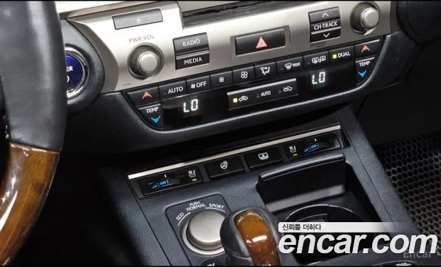 Lexus ES 300h 2013 thumb 12