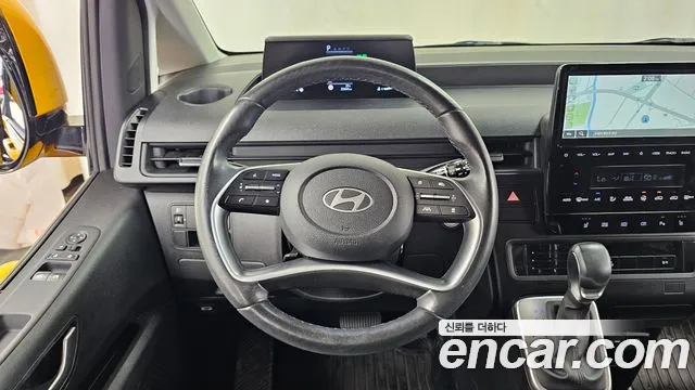 Hyundai Staria 2024 thumb 11