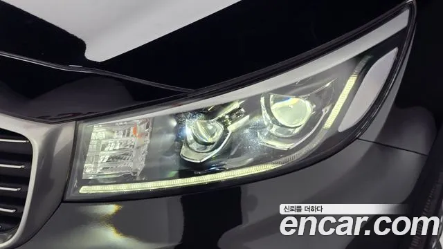 Kia Carnival 2020 thumb 4
