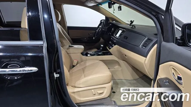 Kia Carnival 2020 thumb 9