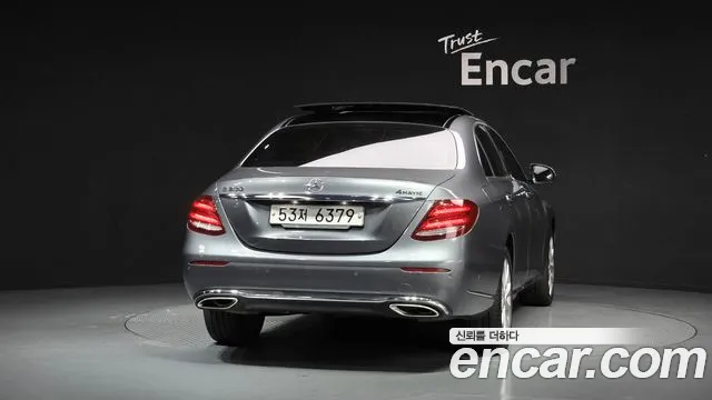 Mercedes-Benz E-Class 2017 thumb 12