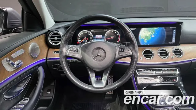 Mercedes-Benz E-Class 2017 thumb 9