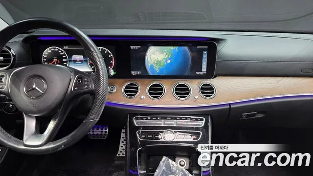 Mercedes-Benz E-Class 2017 thumb 6