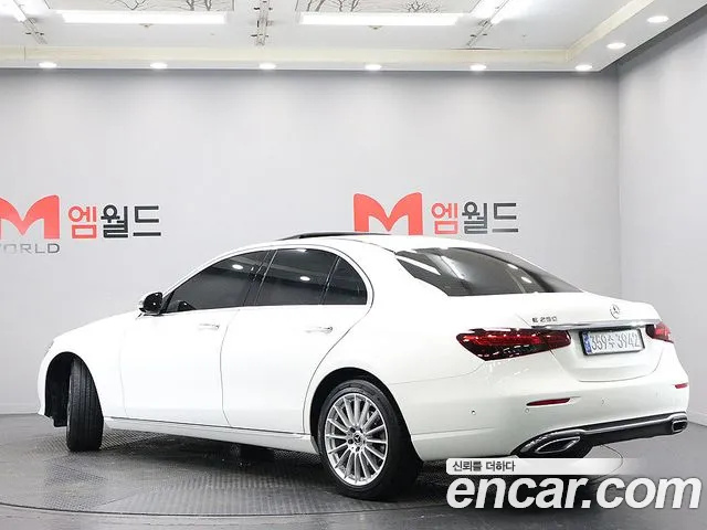Mercedes-Benz E-Class 2021 thumb 4