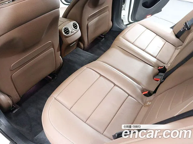 Mercedes-Benz E-Class 2021 thumb 9