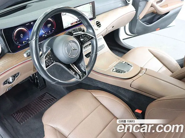 Mercedes-Benz E-Class 2021 thumb 3