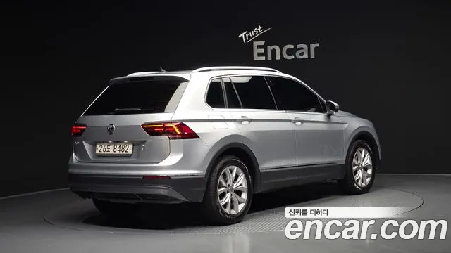 Volkswagen Tiguan 2018 thumb 5