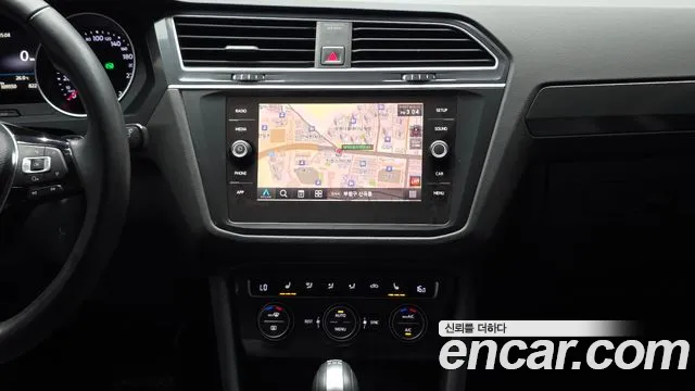 Volkswagen Tiguan 2018 thumb 3