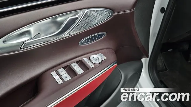Genesis GV70 2022 thumb 8