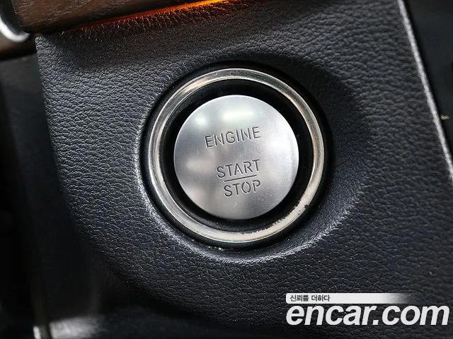 Mercedes-Benz E-Class 2013 thumb 12