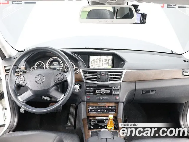 Mercedes-Benz E-Class 2013 thumb 5