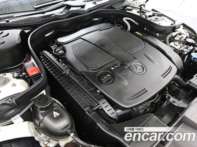 Mercedes-Benz E-Class 2013 thumb 9
