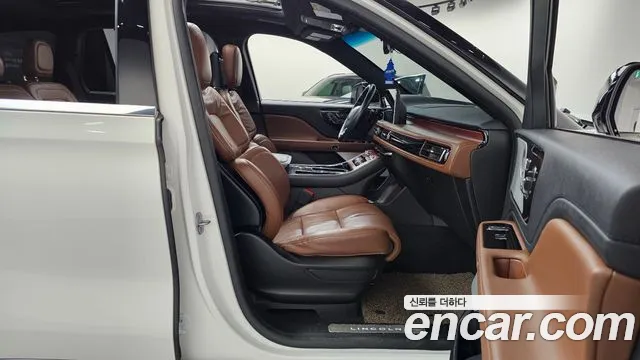 Lincoln Aviator 2023 thumb 10
