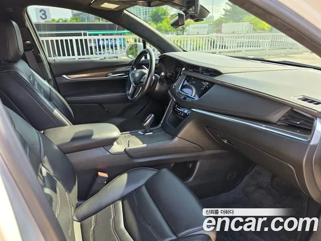 Cadillac XT5 2019 thumb 3
