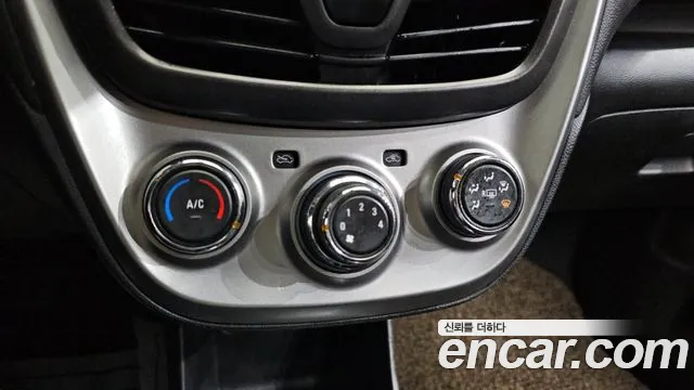 Chevrolet Spark 2017 thumb 2