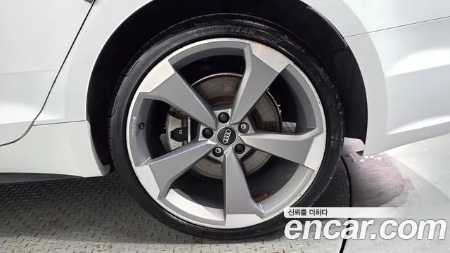 Audi A5 2019 thumb 10