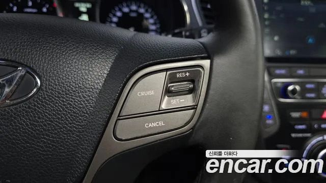 Hyundai Santafe 2016 thumb 11