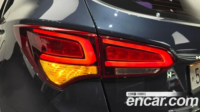 Hyundai Santafe 2016 thumb 2