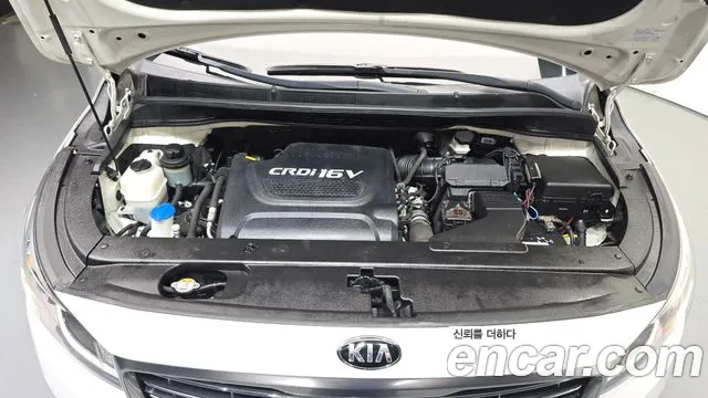 Kia Carnival 2017 thumb 10