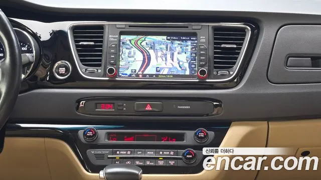 Kia Carnival 2017 thumb 7