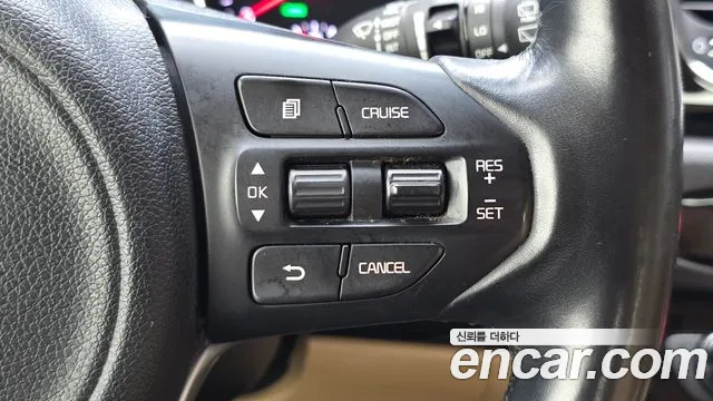 Kia Carnival 2017 thumb 4