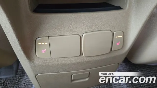 Kia Carnival 2017 thumb 3