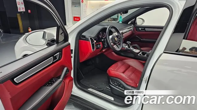 Porsche Cayenne 2023 thumb 10