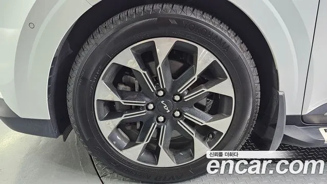 Kia Carnival 2023 thumb 8