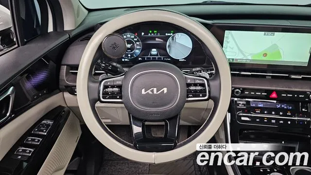 Kia Carnival 2023 thumb 2