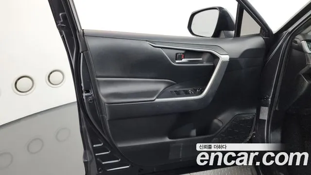 Toyota RAV4 2019 thumb 5