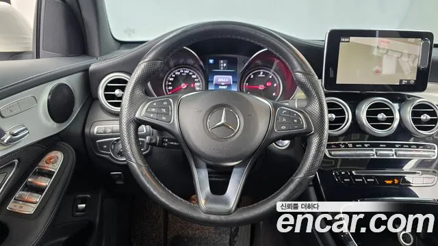 Mercedes-Benz GLC 2017 thumb 6