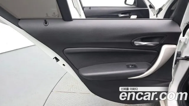 BMW 1 серии 2018 thumb 2
