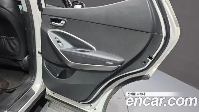 Hyundai DM 2012 thumb 8